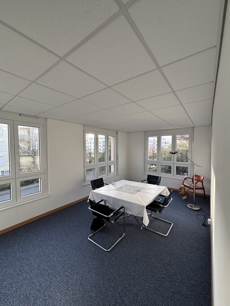 222m² office