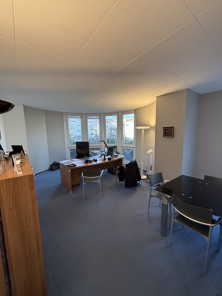 222m² office