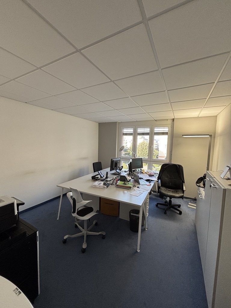 222m² office