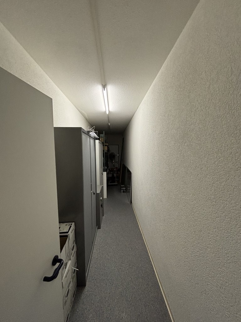 222m² office