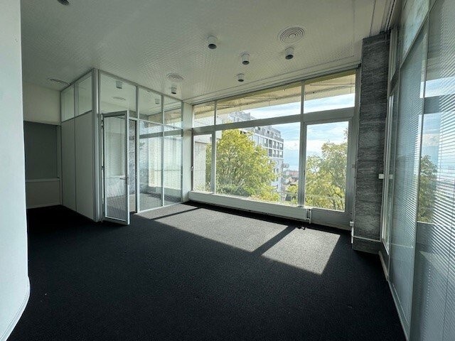 73m² shop, photo 4 sur 5