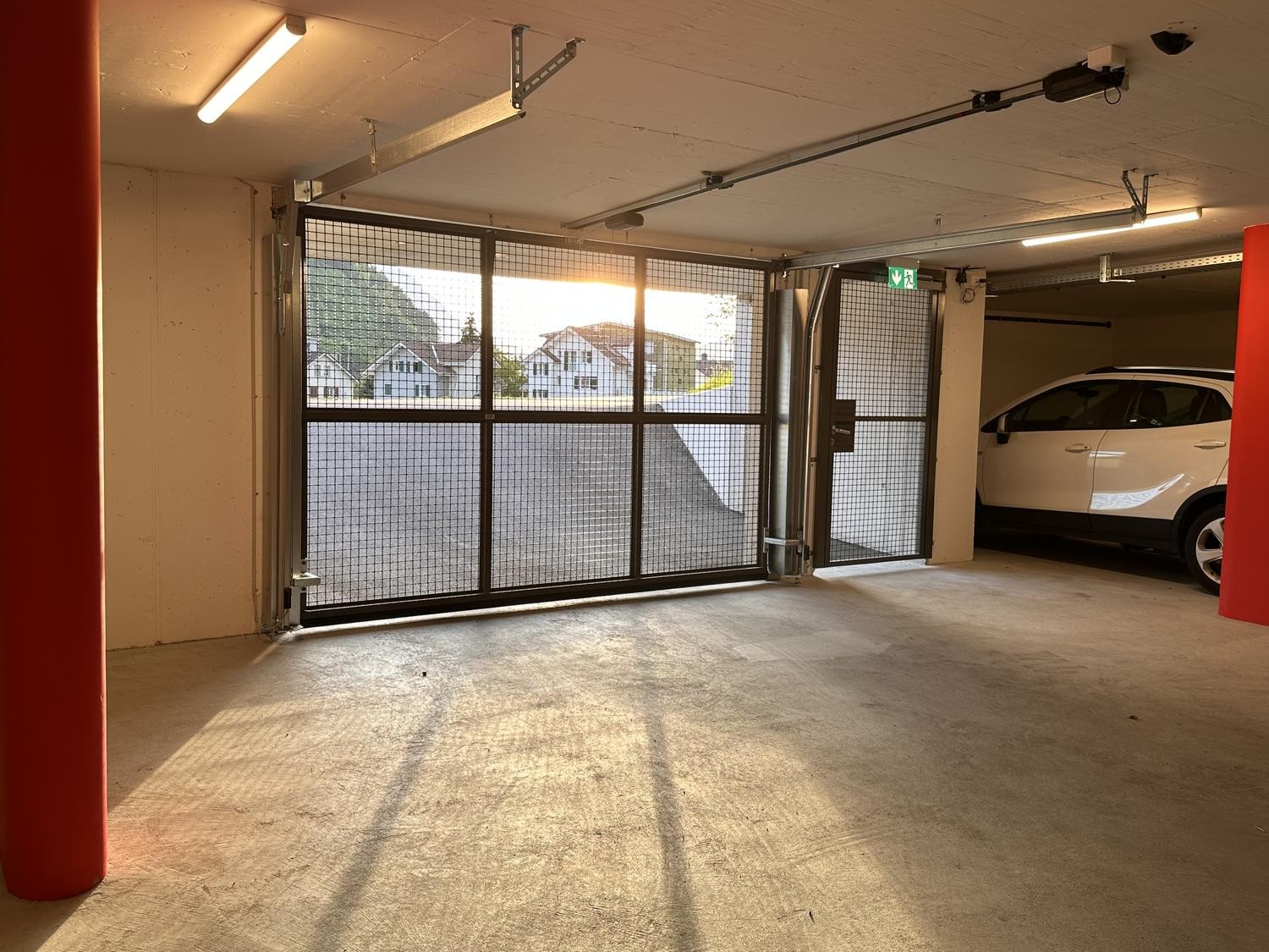Place de parc en garage couvert, photo 3 sur 3