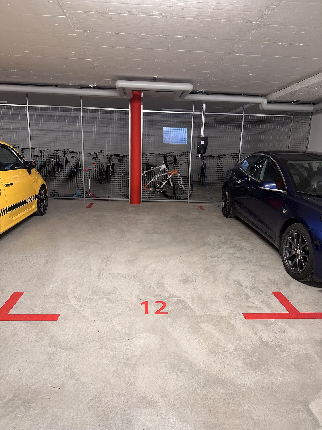 Place de parc en garage couvert, photo 1 sur 3