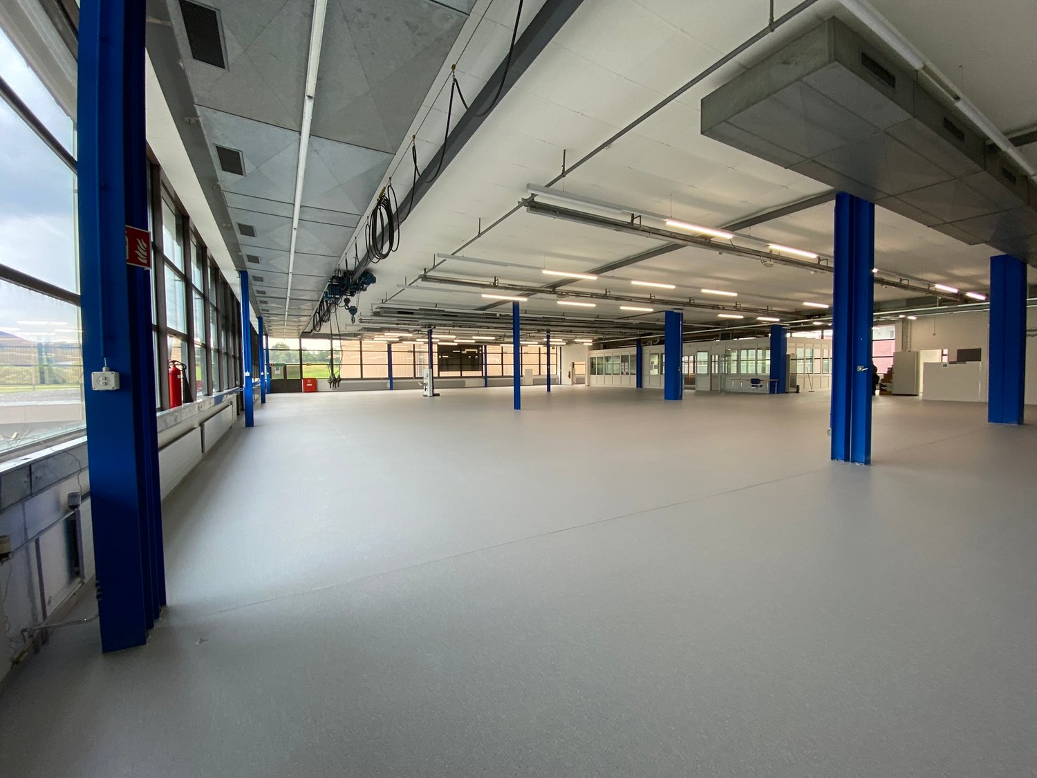 1210m² commercial
