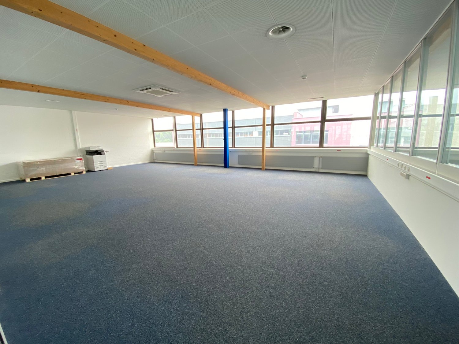 1210m² commercial