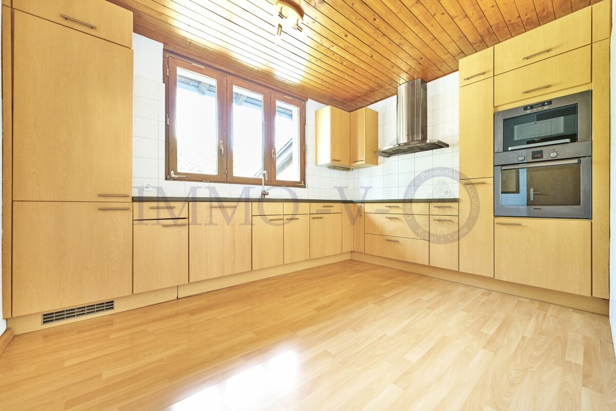 8 rooms single house