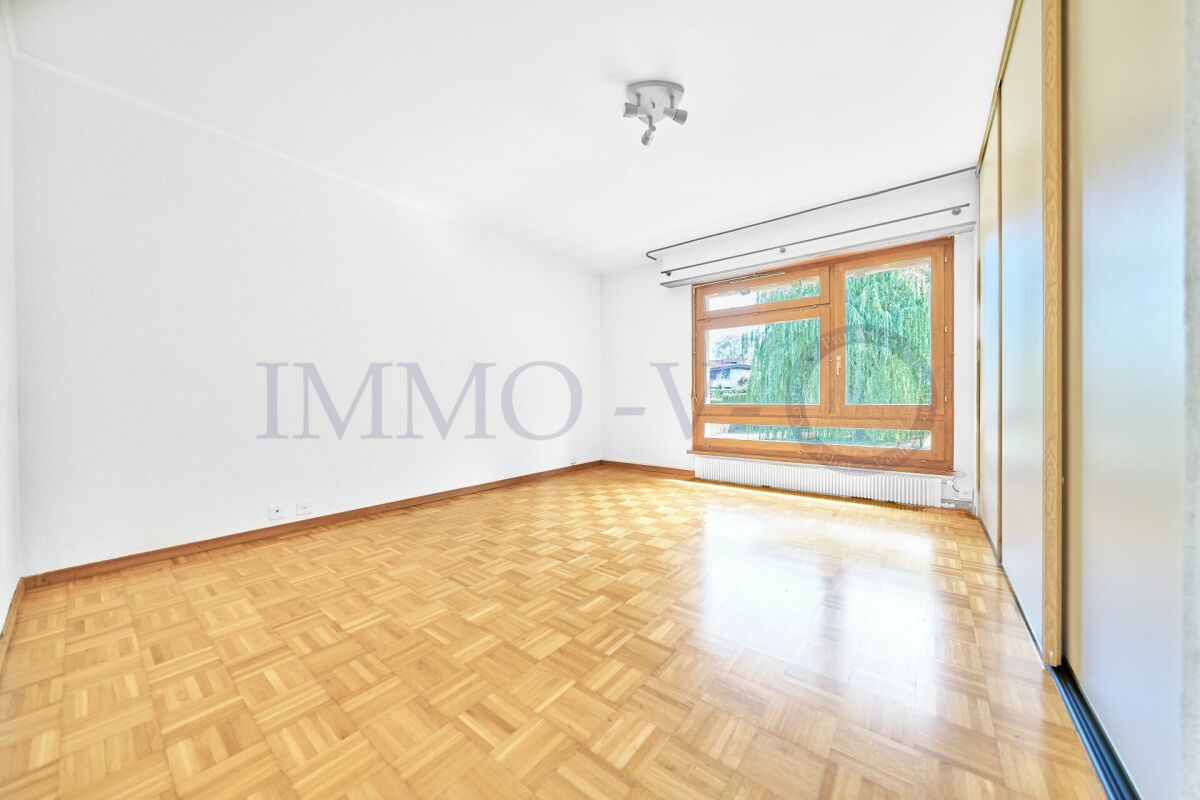 8 rooms single house