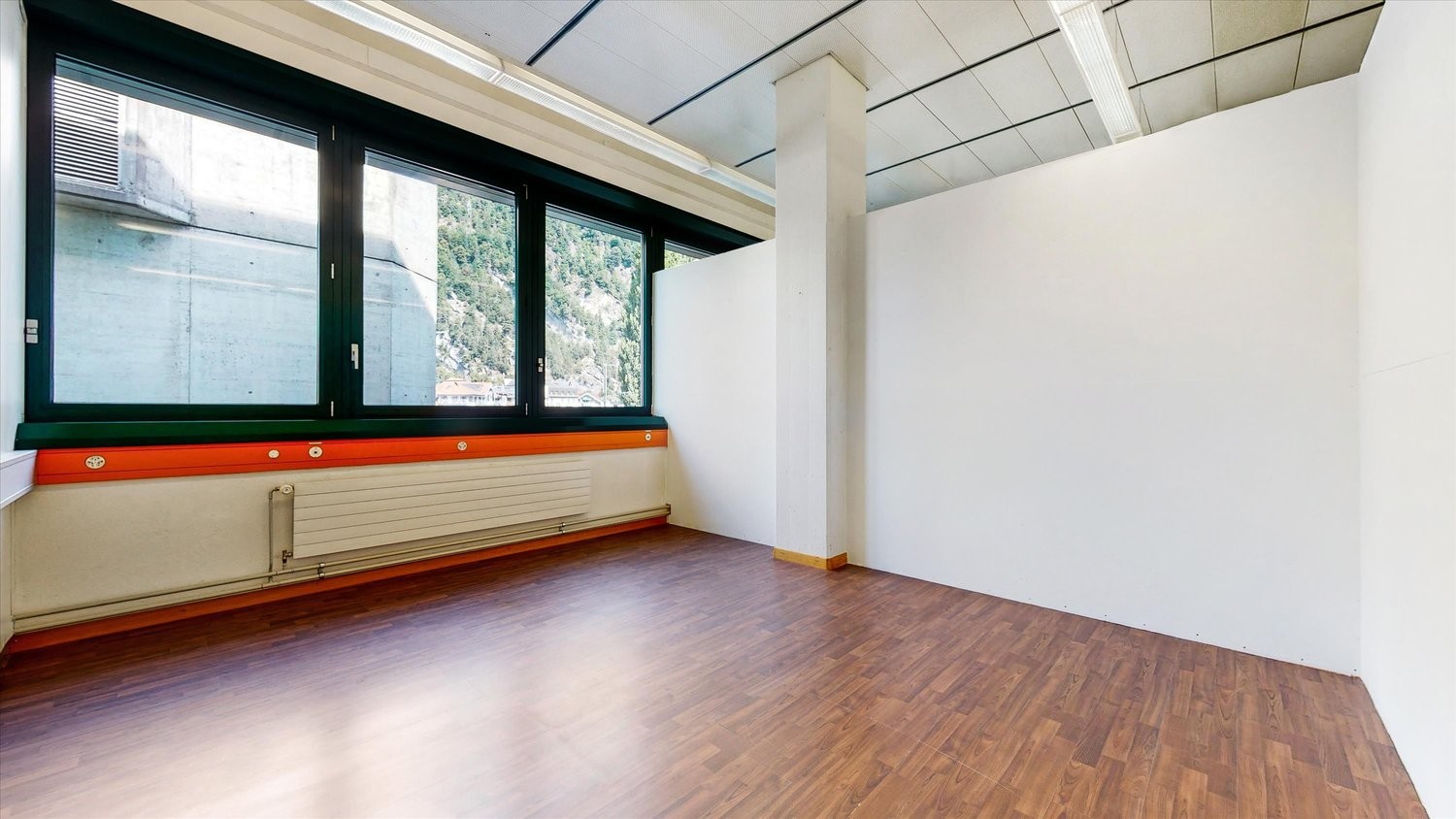 253m² bureau