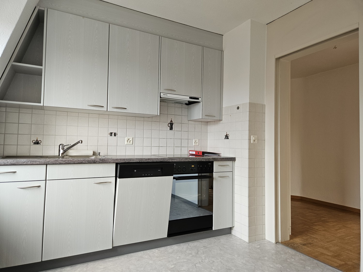 appartement de 4 ½ pièces

apartement de style Jugendstil très lumineux et agréable de 4.5 pièces à Gossau City

- colocation autorisée après accord
- 4 pièces spacieuses
- cuisine avec place pour une table à manger
- entrée spacieuse
- connexion fibre optique
- parquet en bois
- place de parc possi, photo 9 sur 10