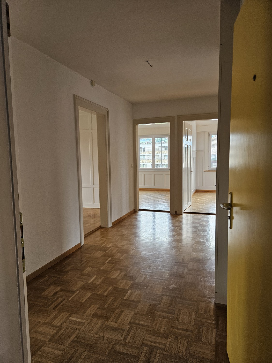 appartement de 4 ½ pièces

apartement de style Jugendstil très lumineux et agréable de 4.5 pièces à Gossau City

- colocation autorisée après accord
- 4 pièces spacieuses
- cuisine avec place pour une table à manger
- entrée spacieuse
- connexion fibre optique
- parquet en bois
- place de parc possi, photo 2 sur 10
