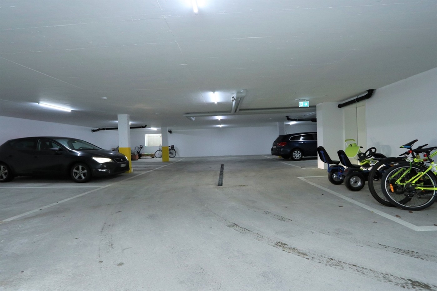 Emplacement de parking souterrain, photo 1 sur 2