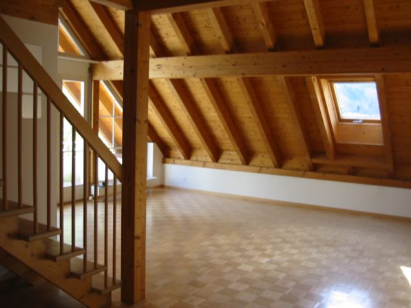 Appartement en attique de 2 ½ pièces, photo 2 sur 6