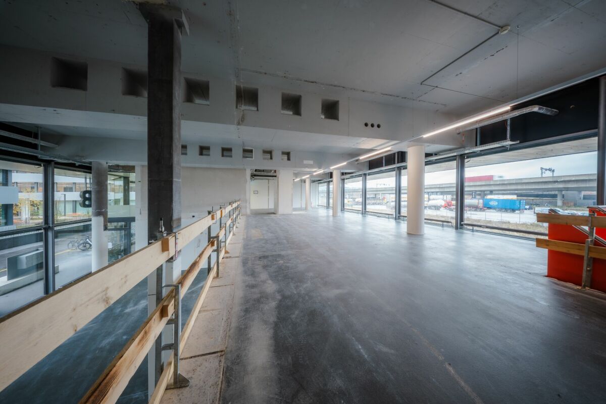 409m² commercial, photo 3 sur 7