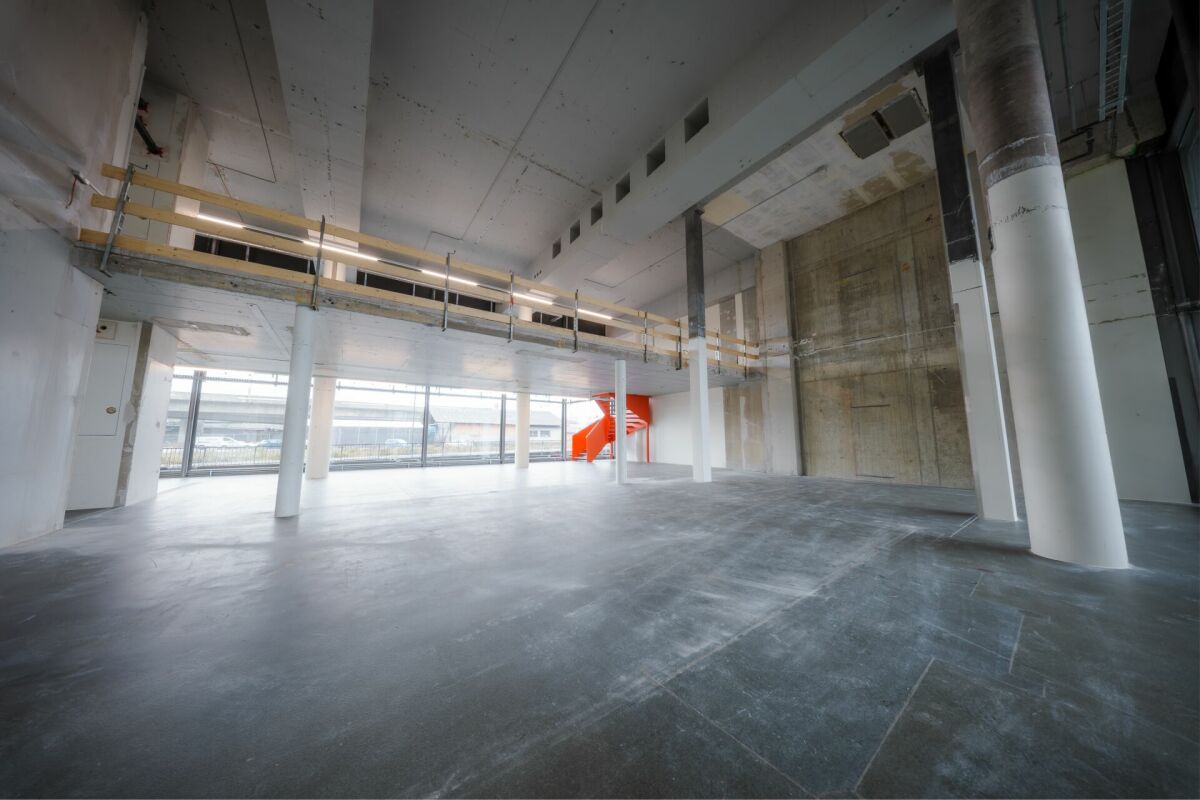 409m² commercial, photo 1 sur 7