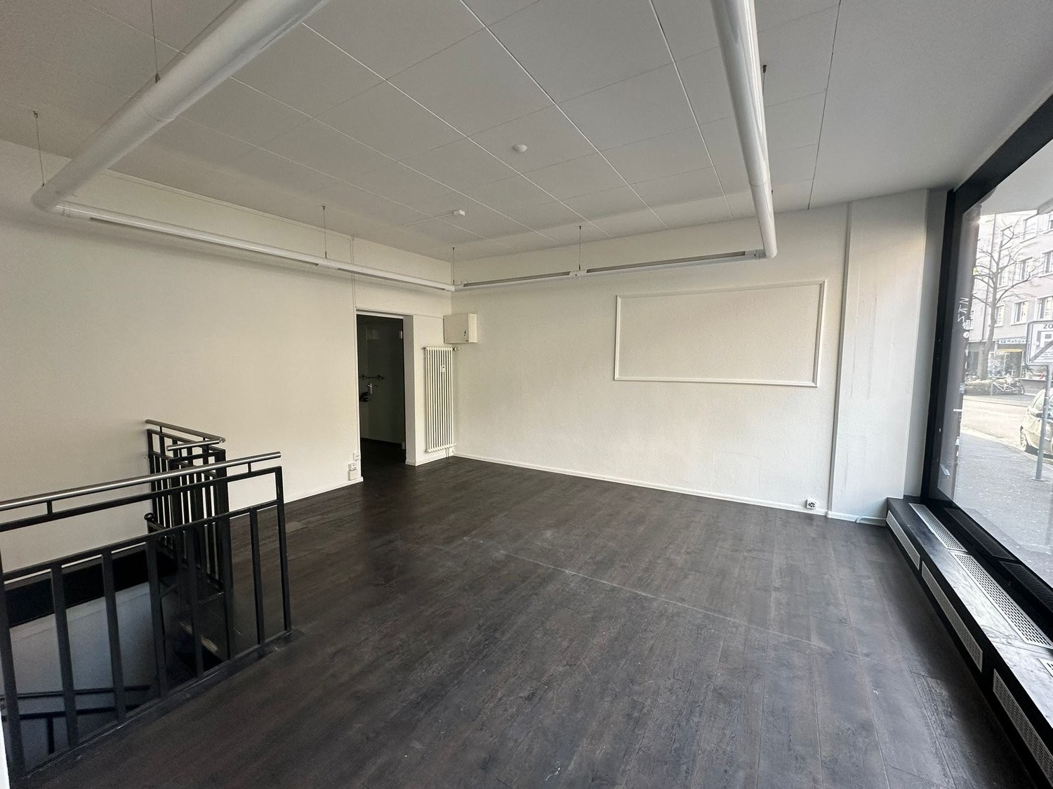 110m² shop, photo 2 sur 6