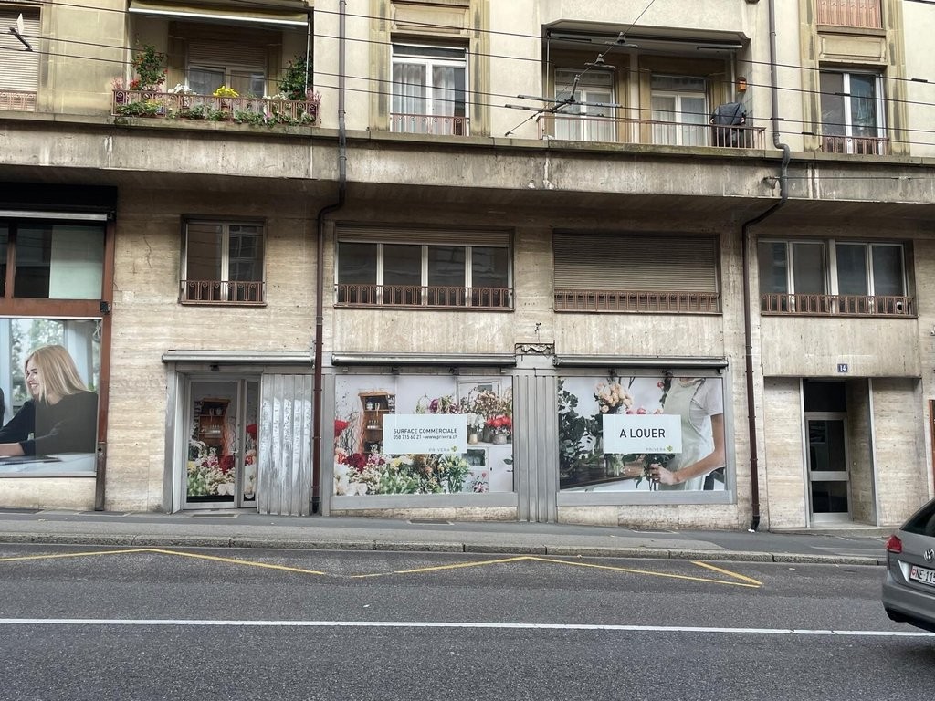 135m² shop