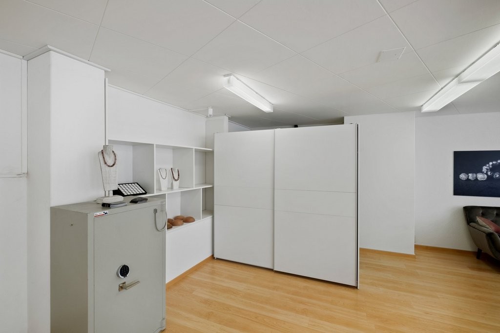79m² bureau