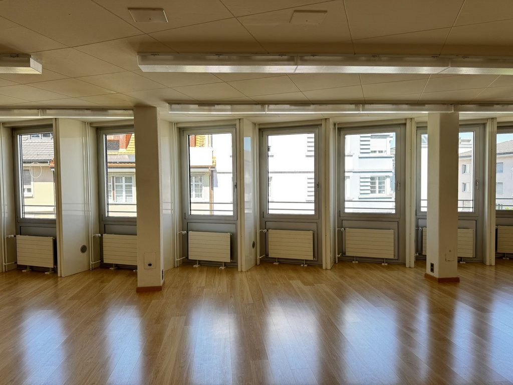 79m² bureau
