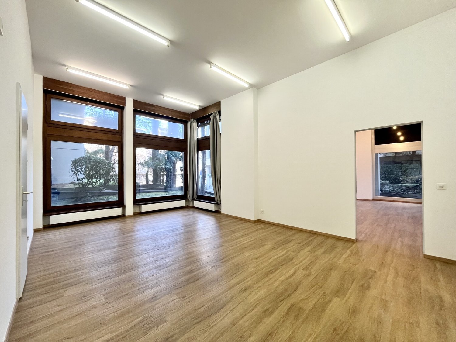 65m² living / commercial building
