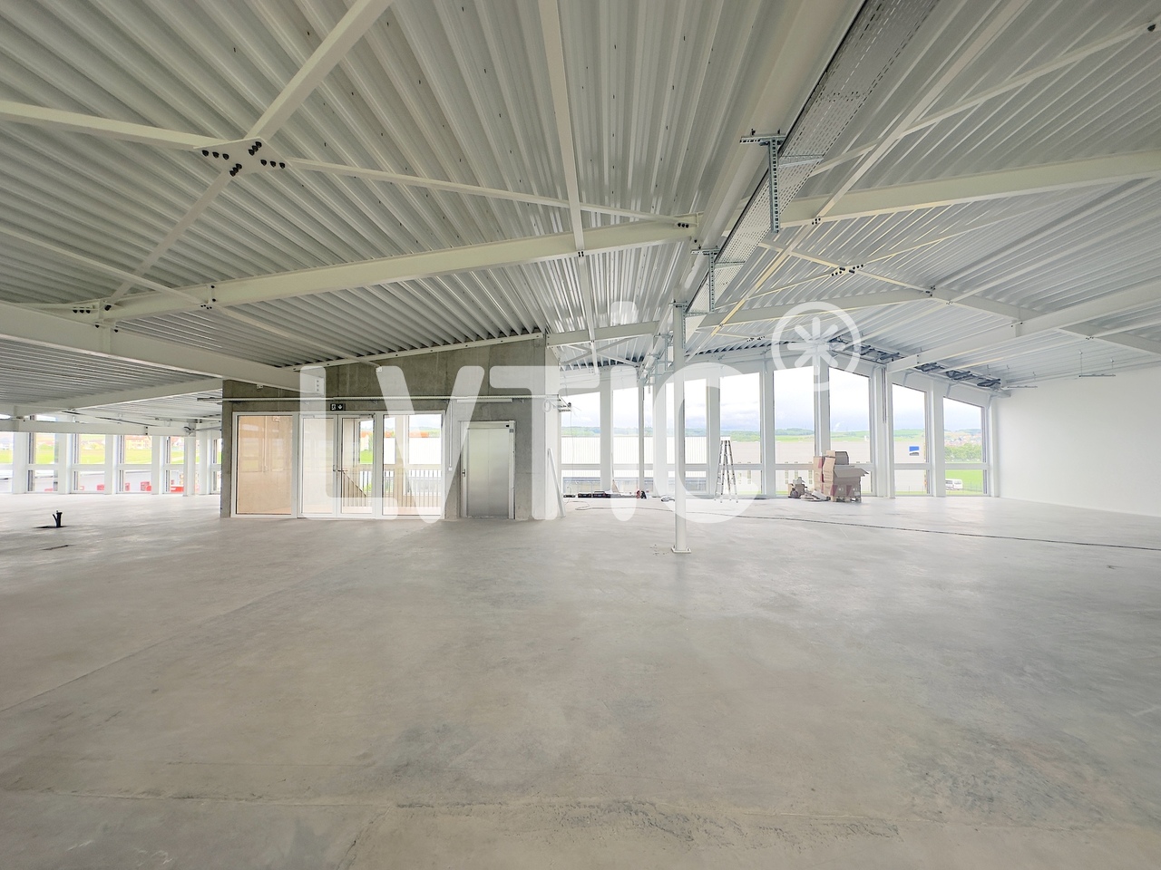 800m² office, photo 2 sur 8