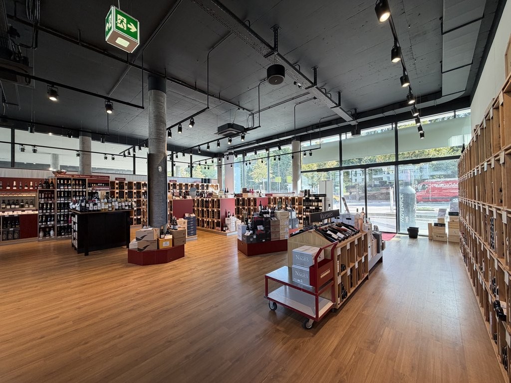 235m² commercial