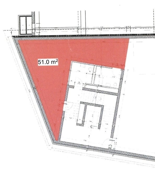 235m² commercial