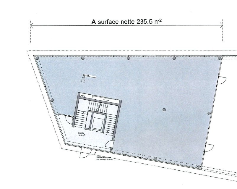 235m² commercial