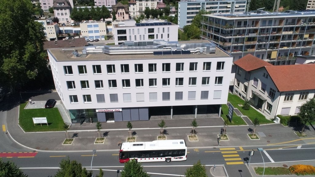235m² commercial