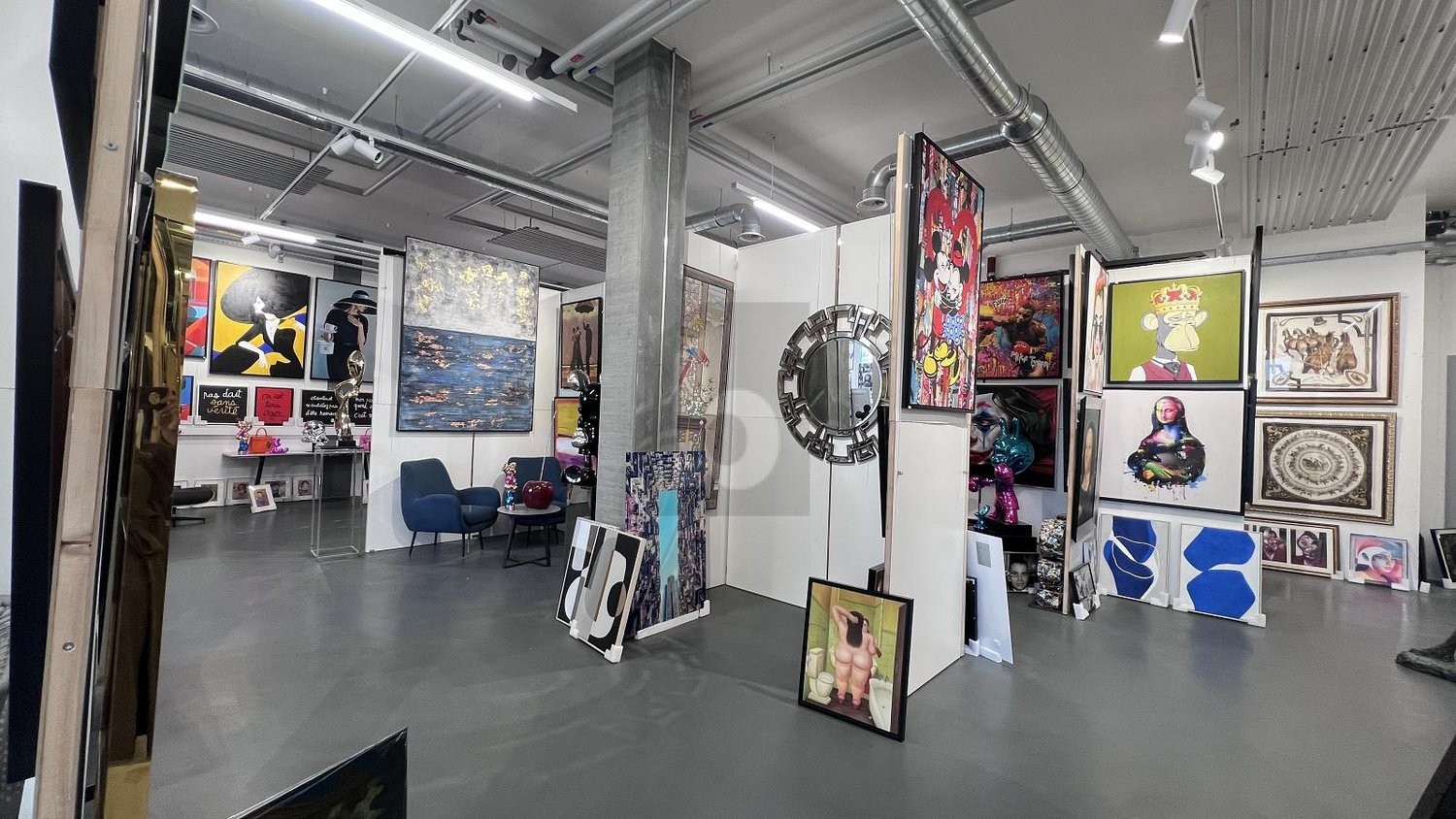 211m² office