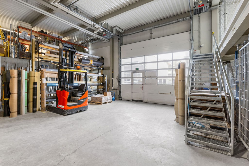 500-1000m² objet industriel, photo 3 sur 9