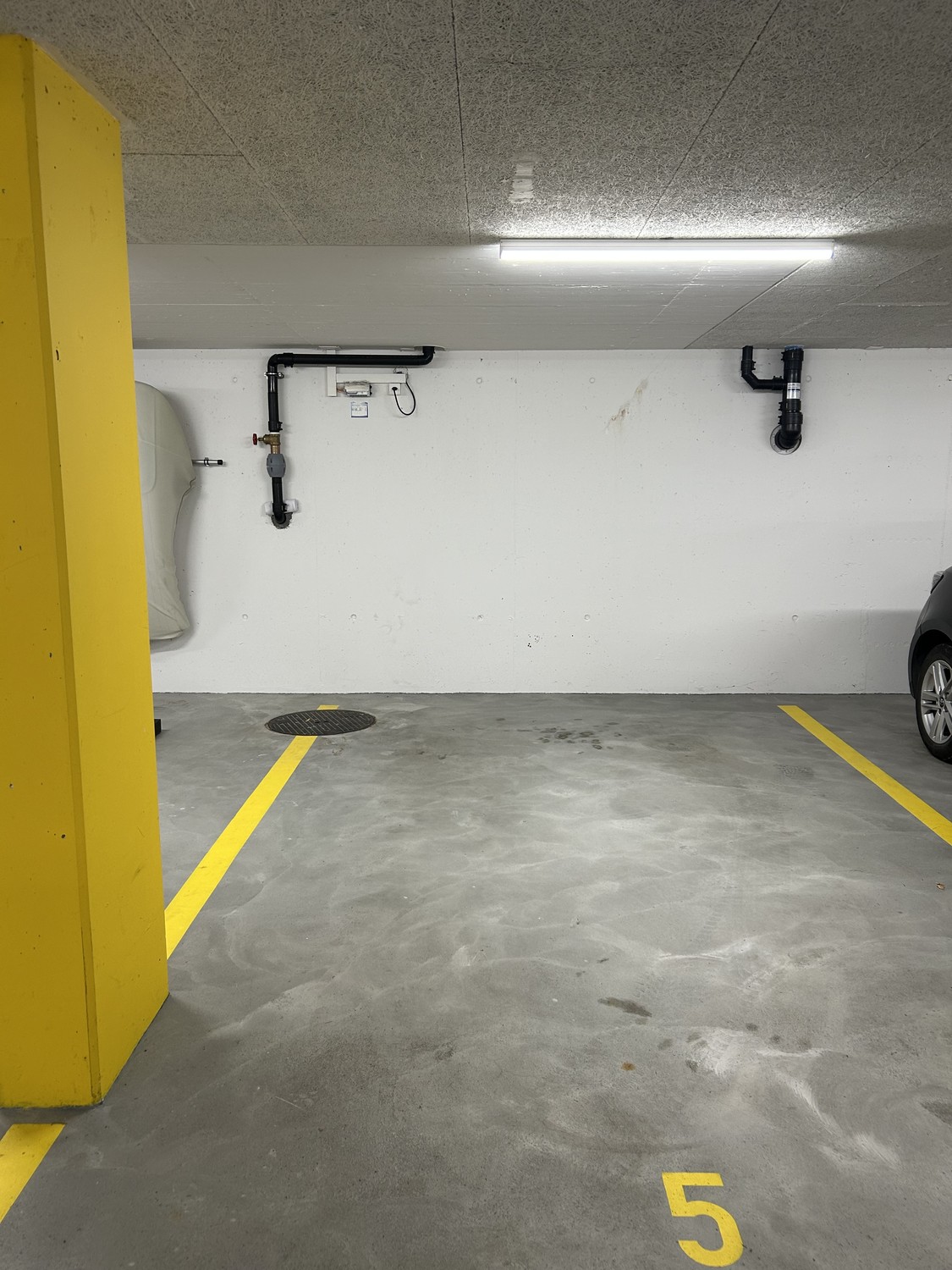 Place de parc souterrain, photo 1 sur 2