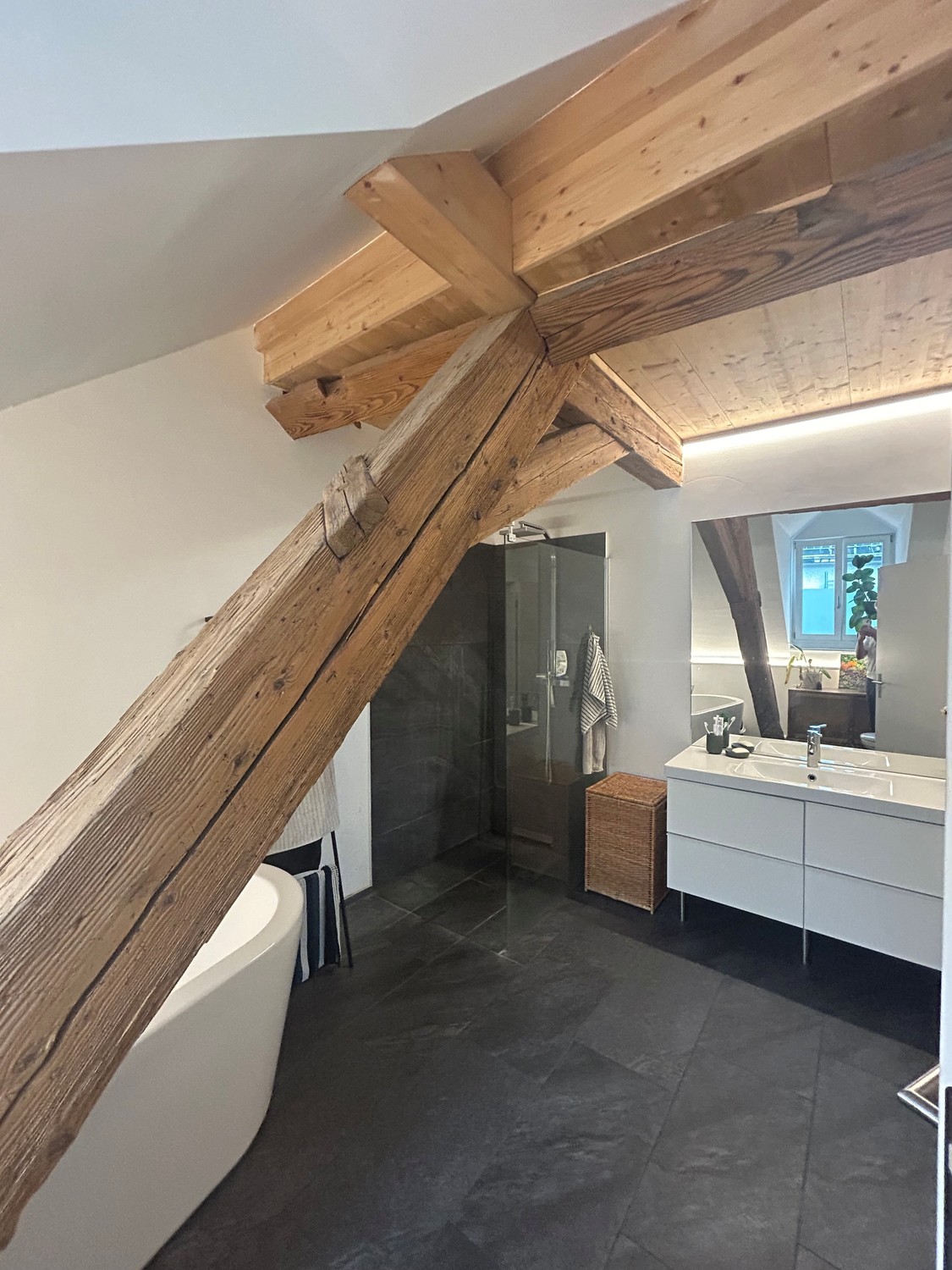 Appartement mansardé de 2 ½ pièces