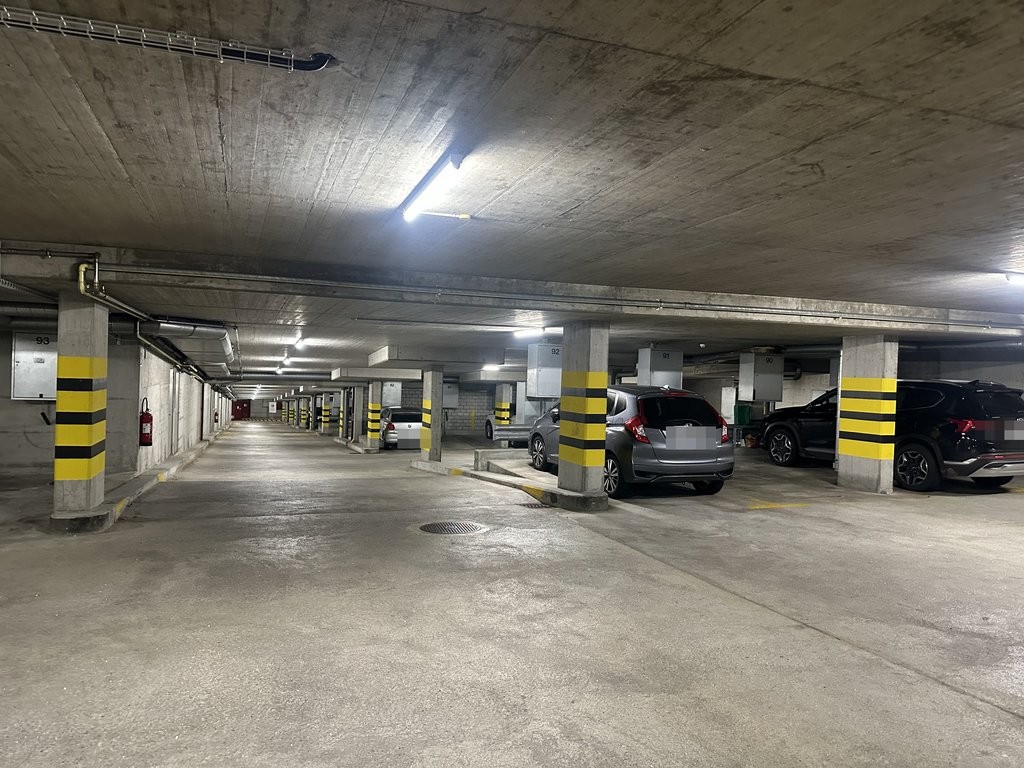 Place en sous-sol, photo 2 sur 3