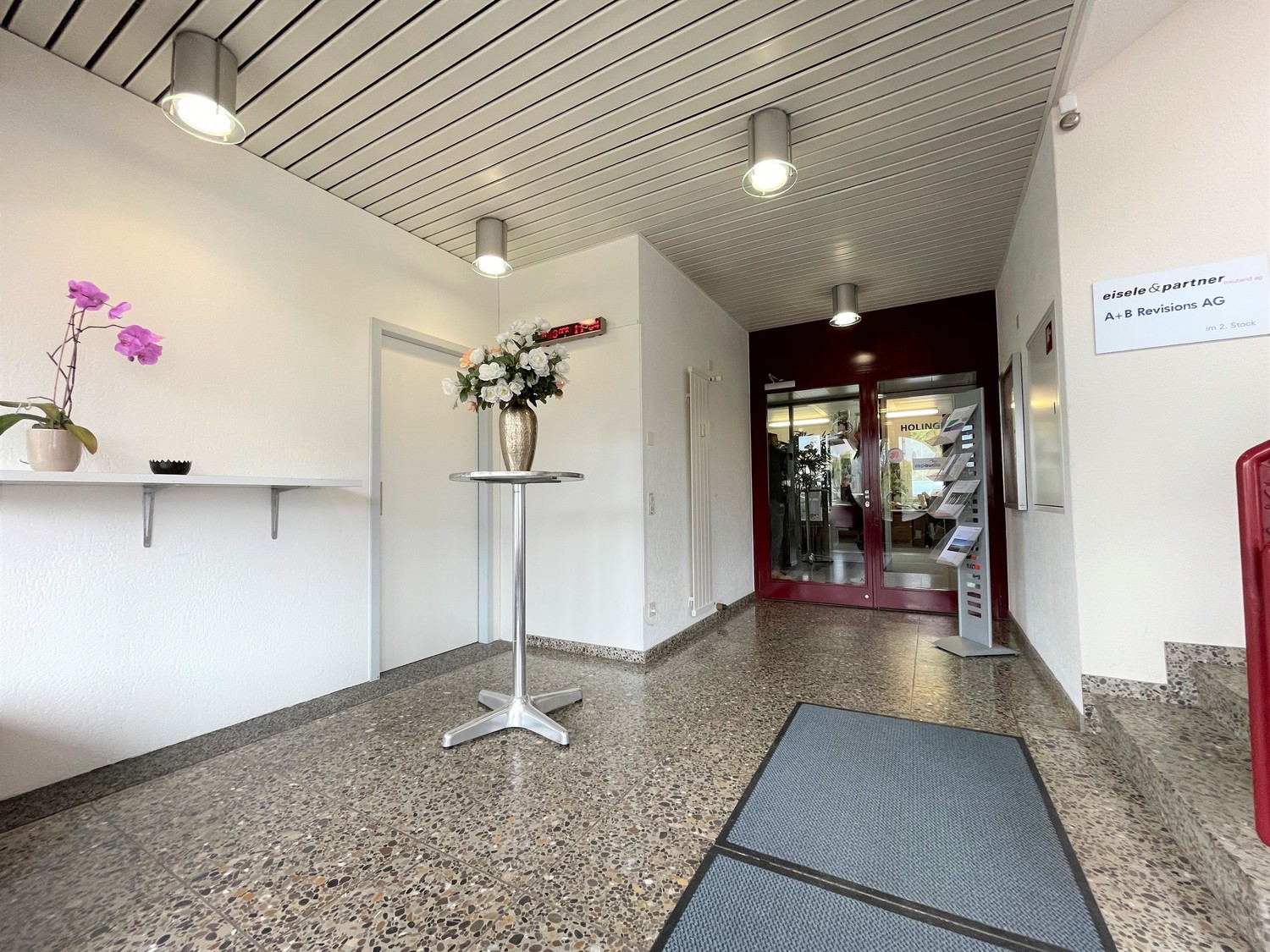 Commercial 100-205m²