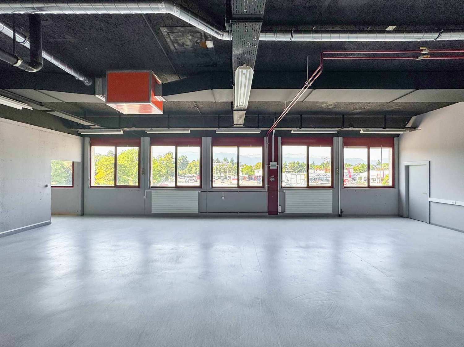 365m² commercial