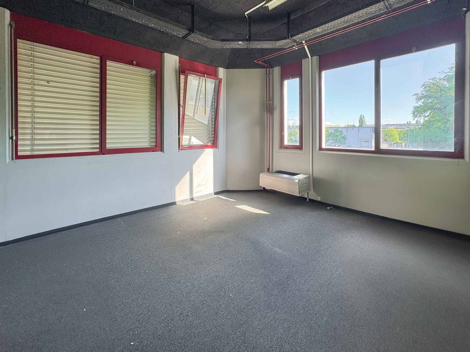 365m² commercial
