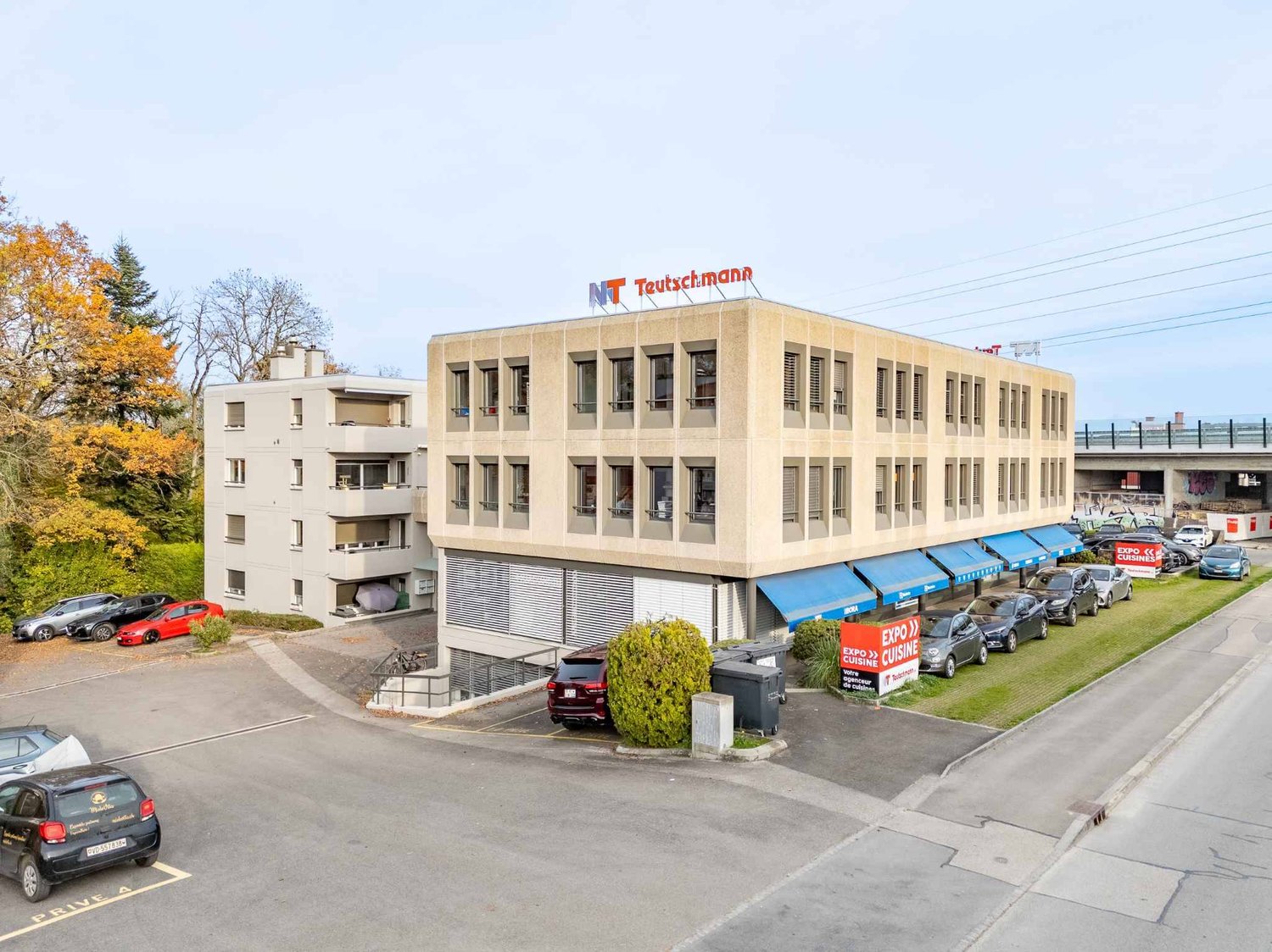 175m² office