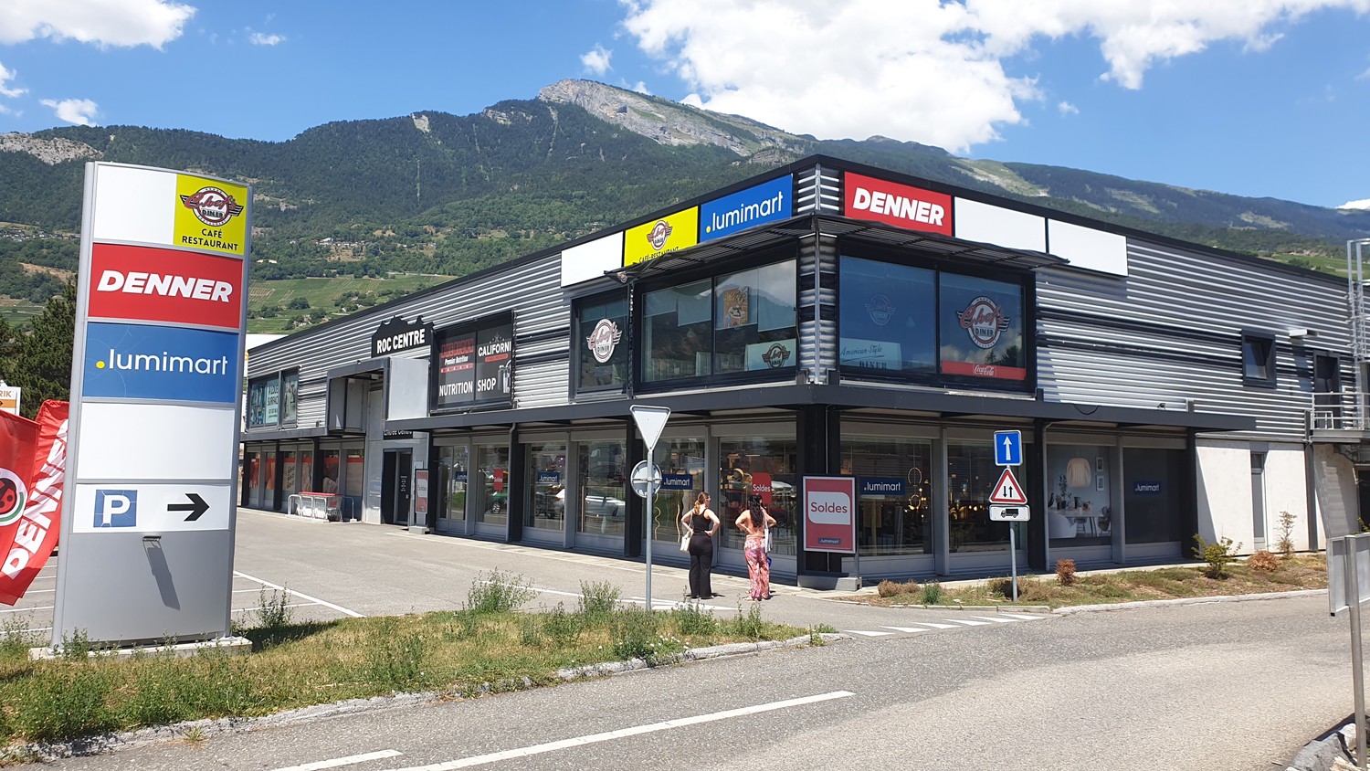 293-1665m² shop, photo 1 sur 5