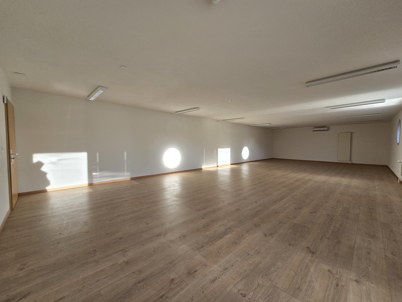 95m² commercial