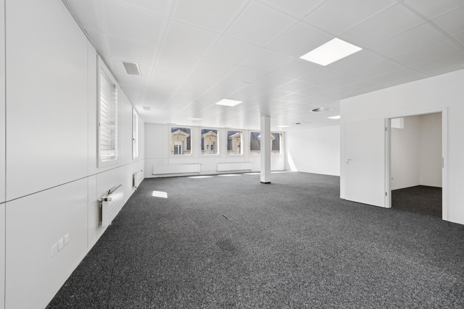155m² office