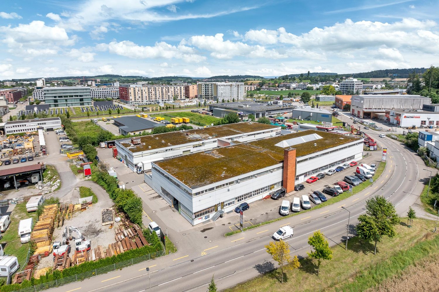 572m² commercial