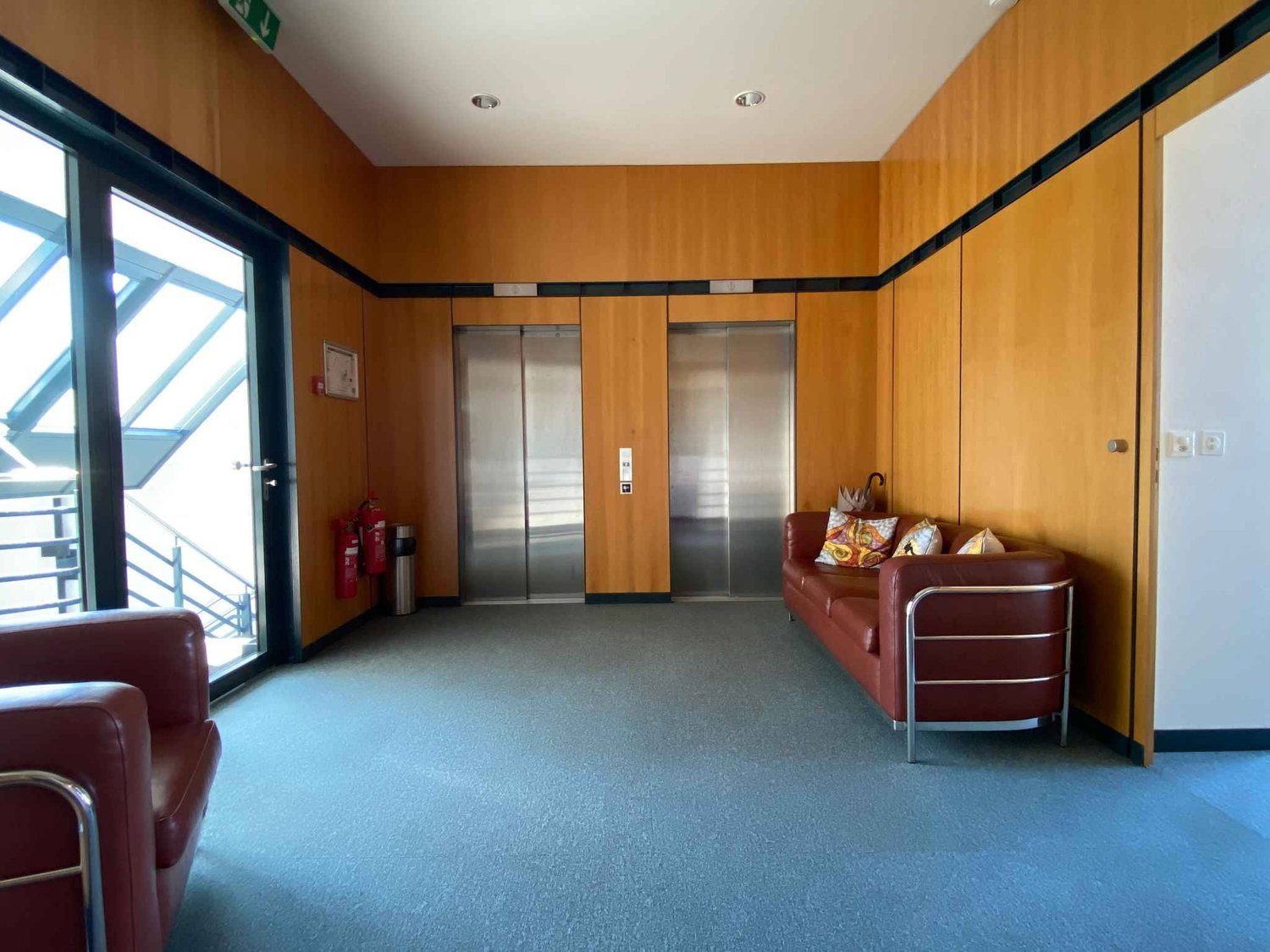 158m² office