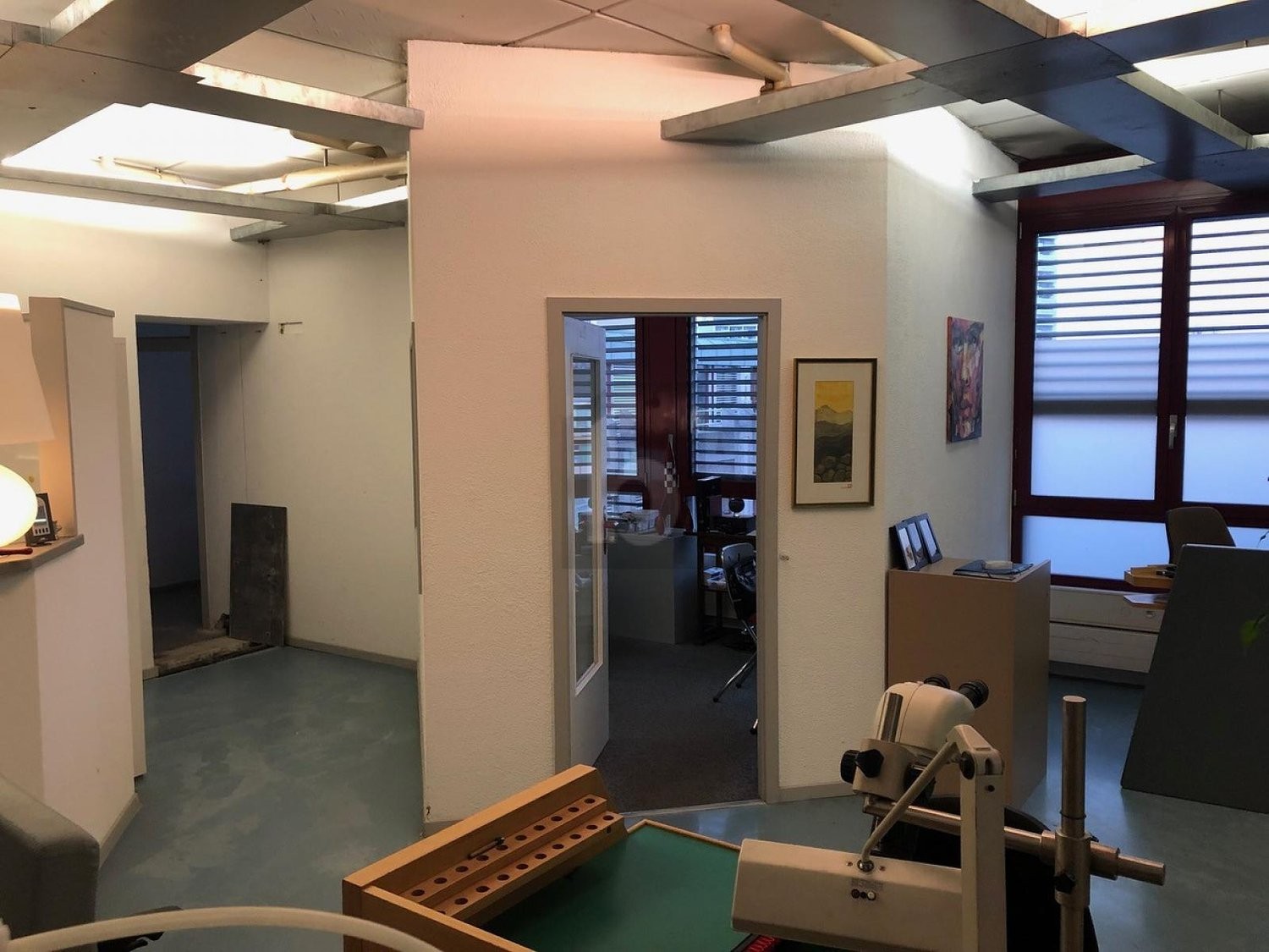 130m² office