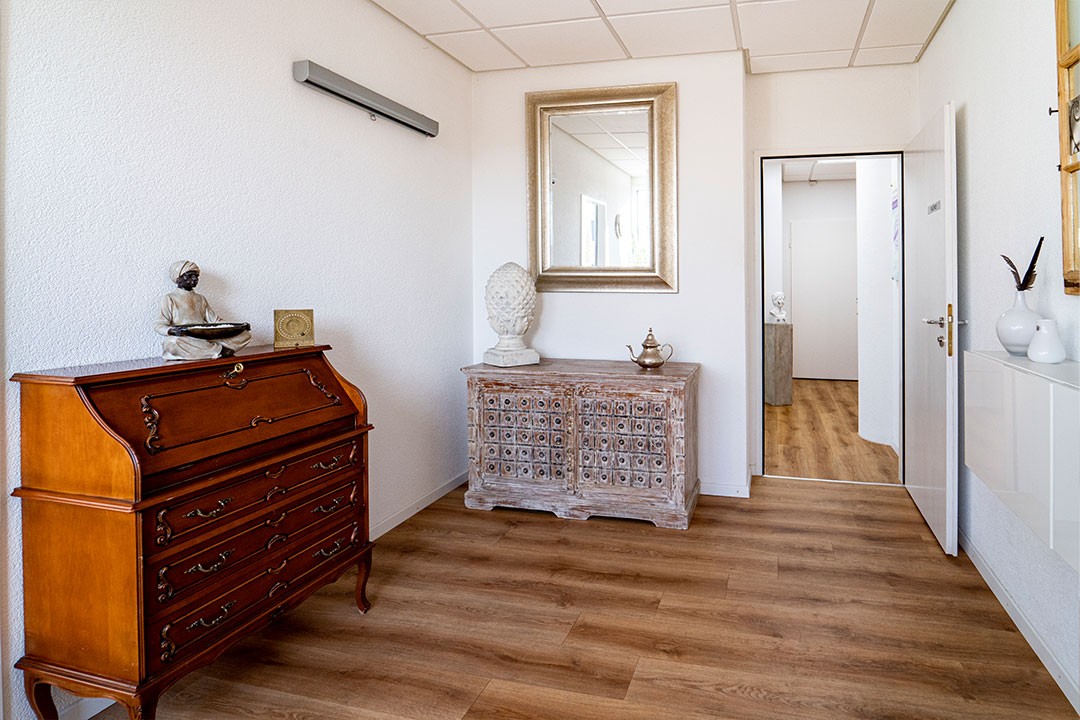 70m² commercial