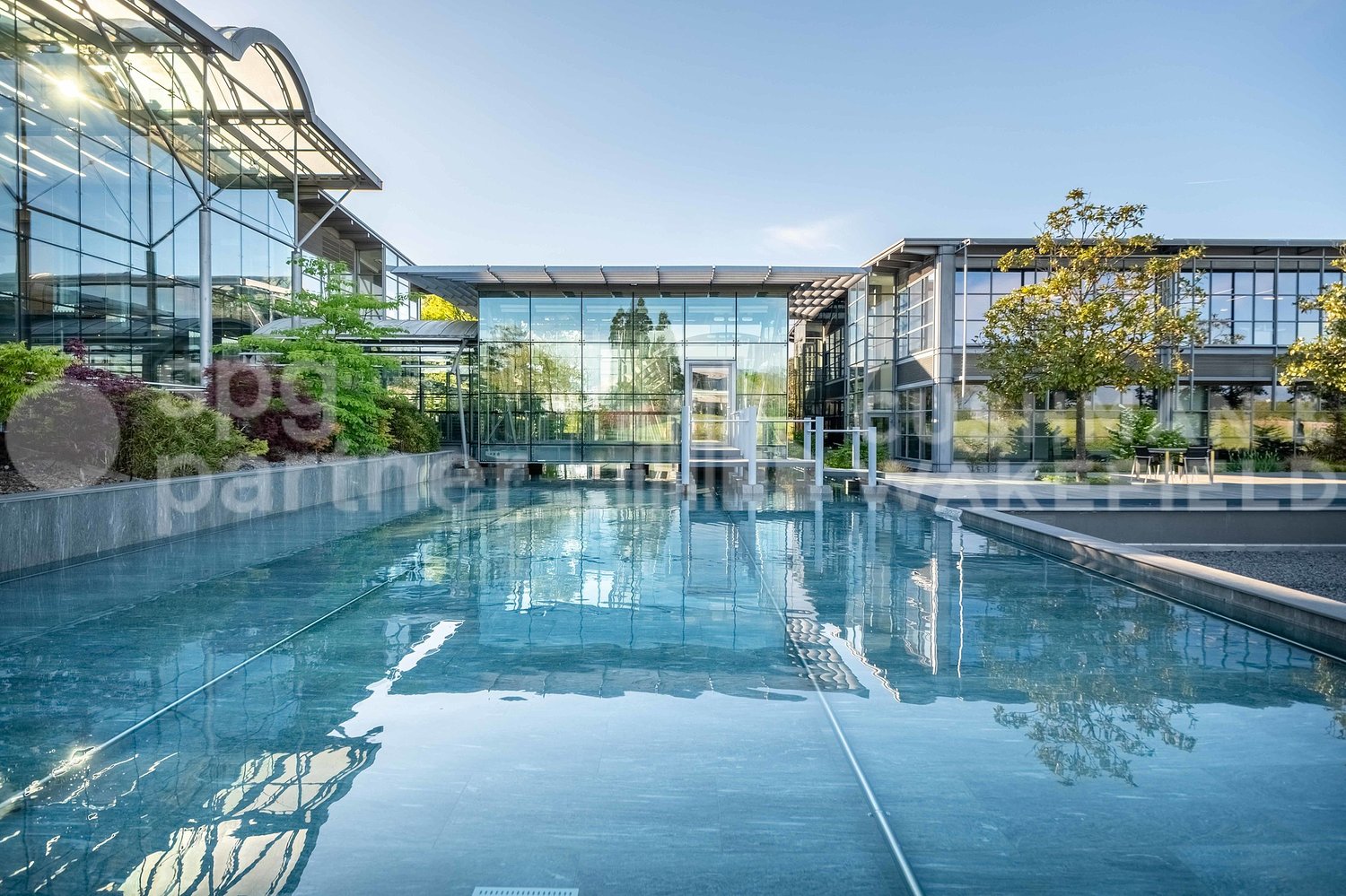 2930m² office