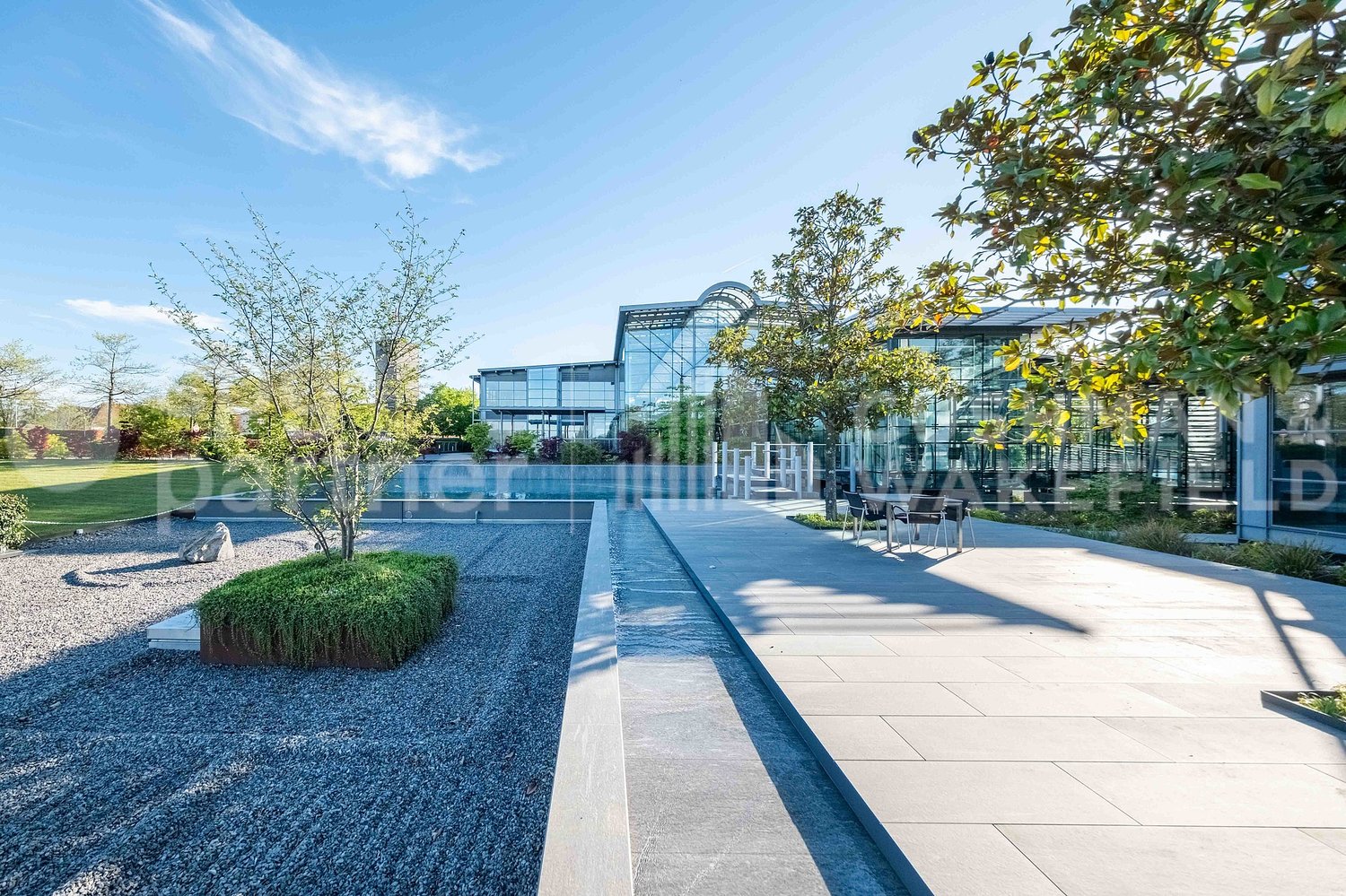 2930m² office