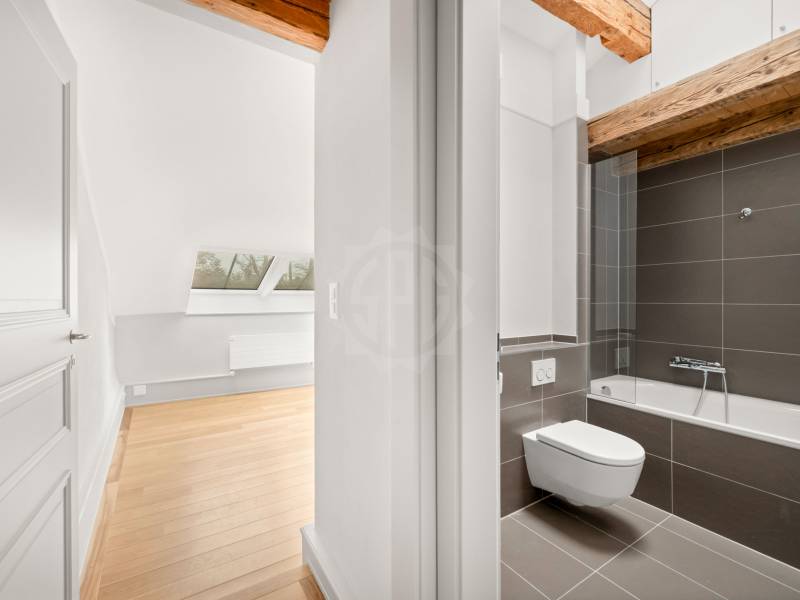 9 rooms single house