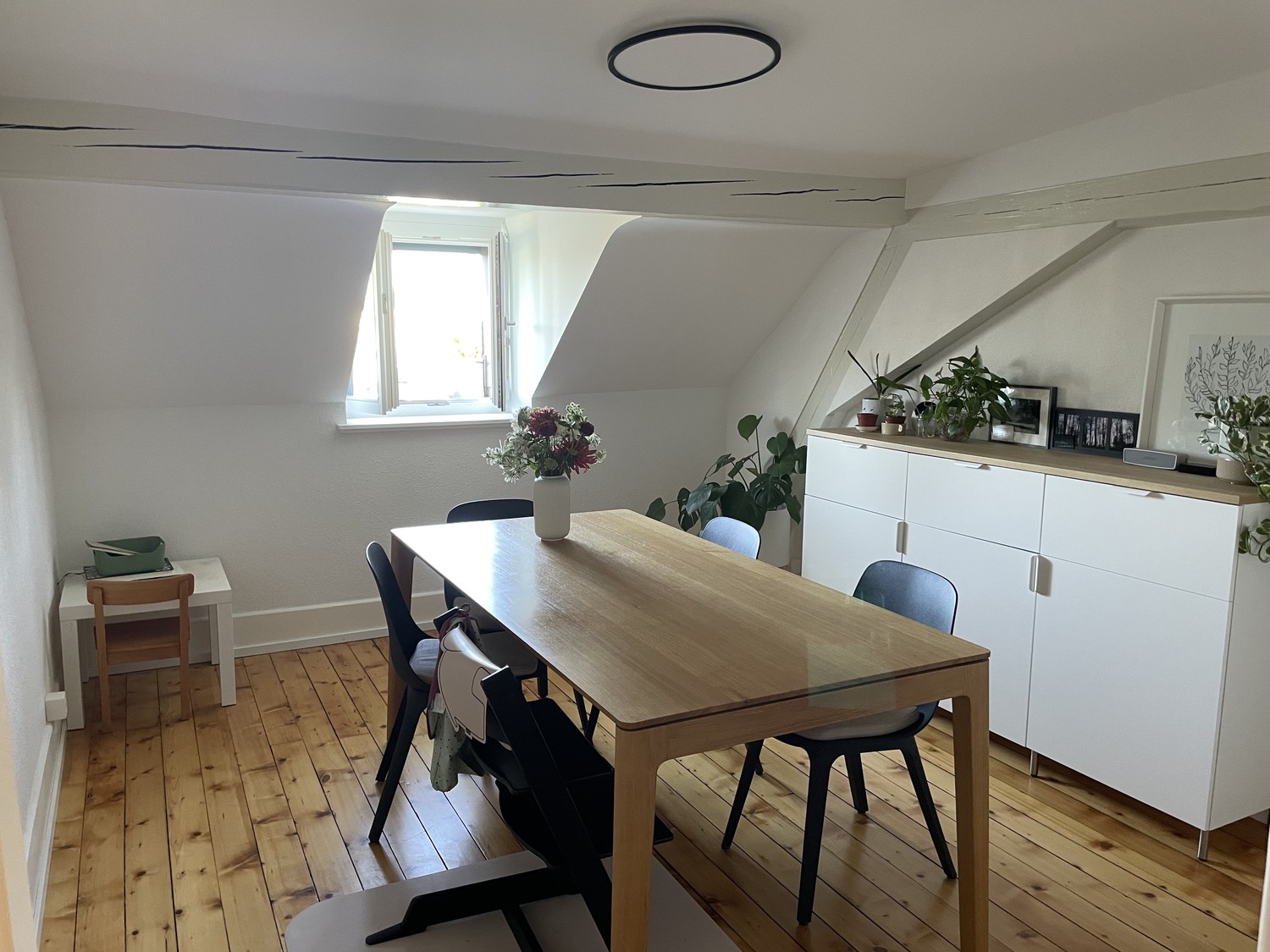 5 rooms apartment