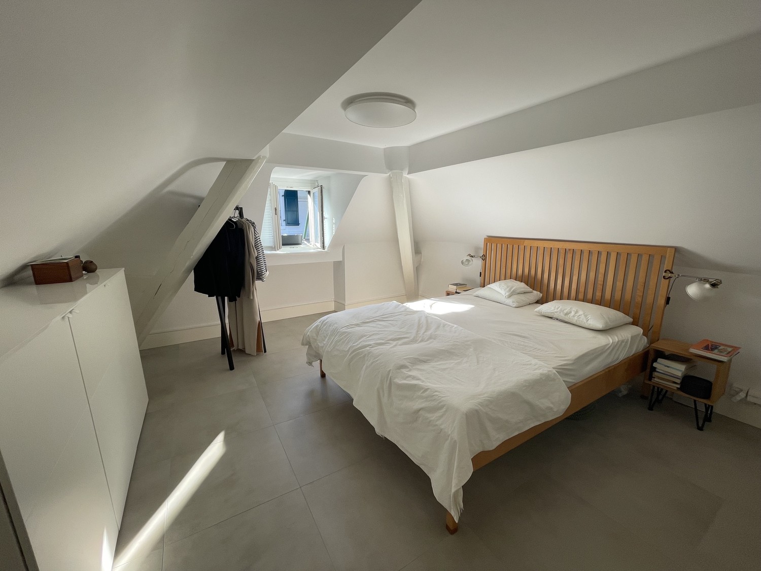 5 rooms apartment