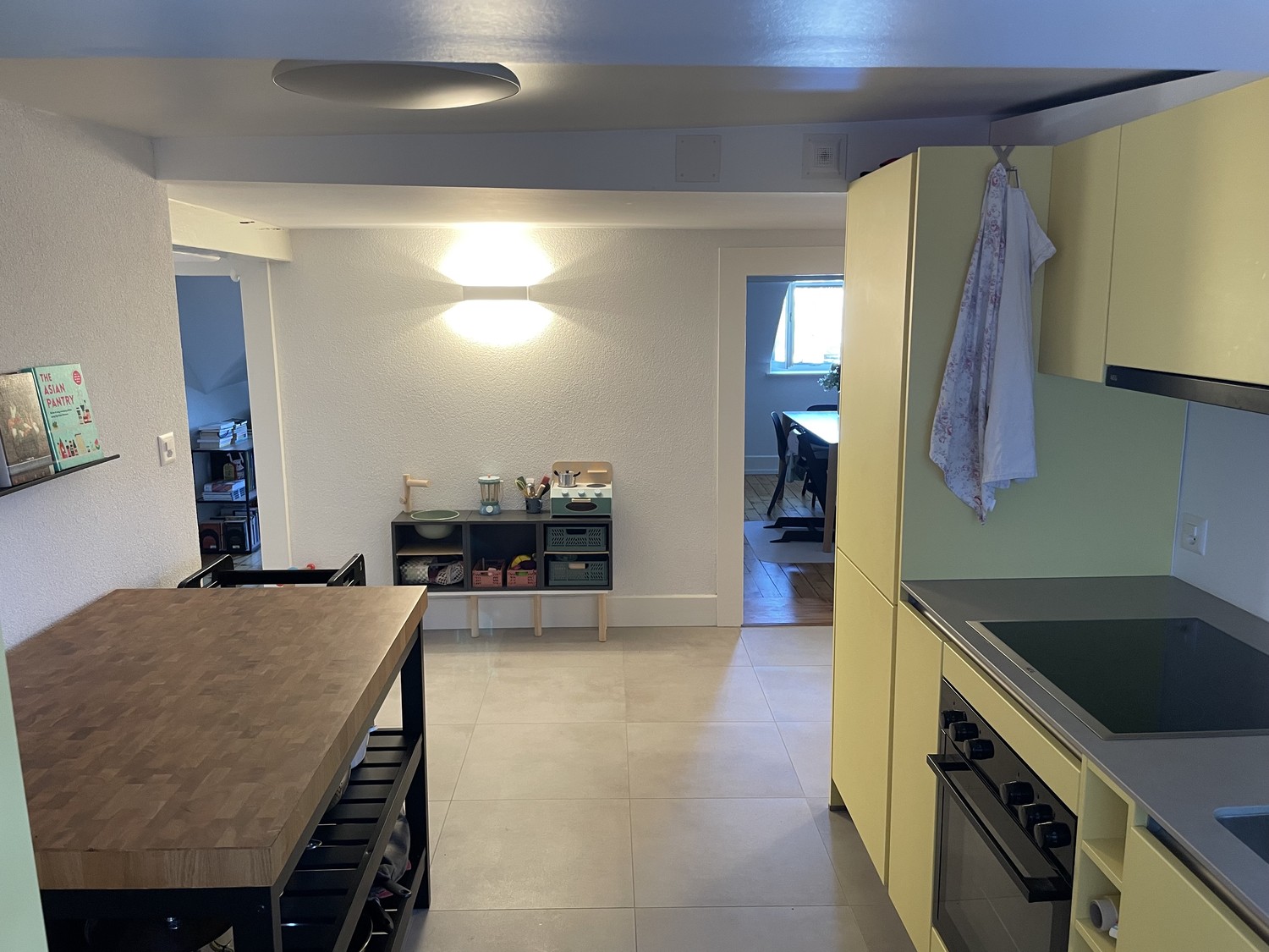 5 rooms apartment